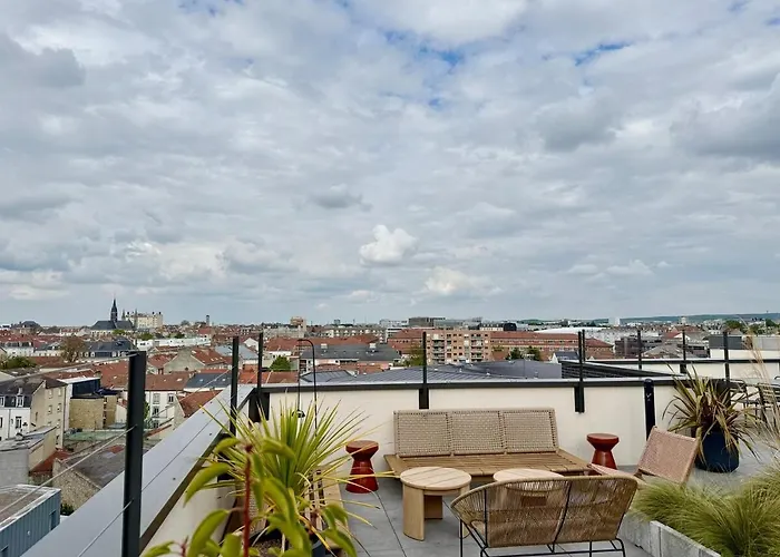 We Live Sharies B303 * Reims